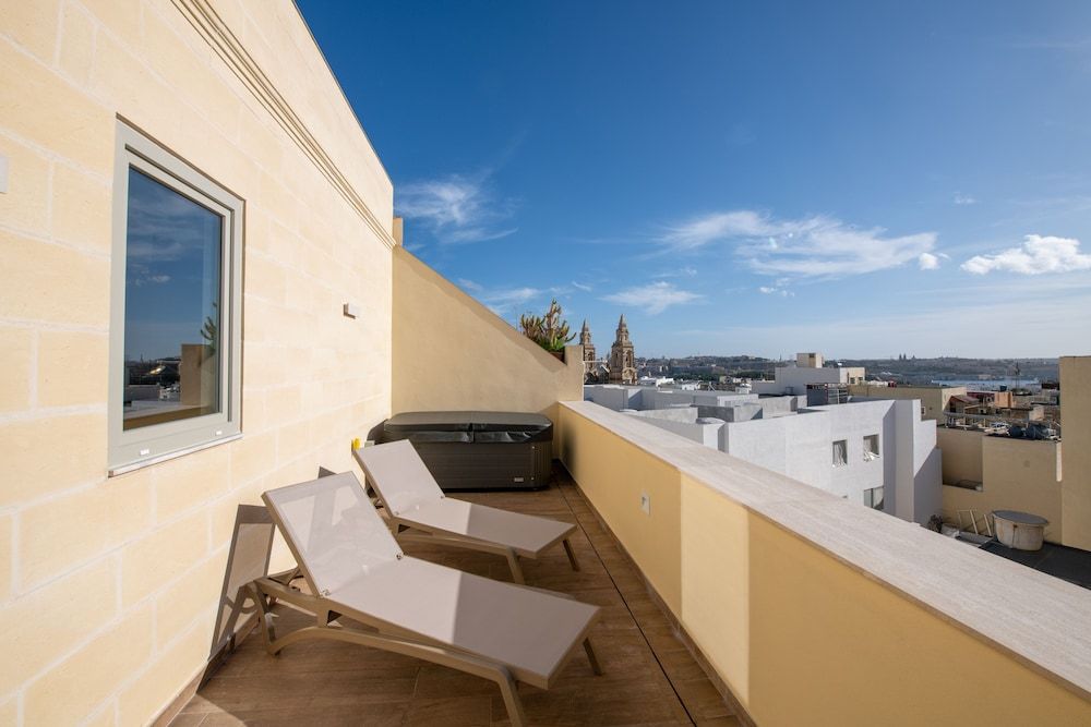 Marea Boutique Hotels Presidential Double Room, 1 King Bed 3