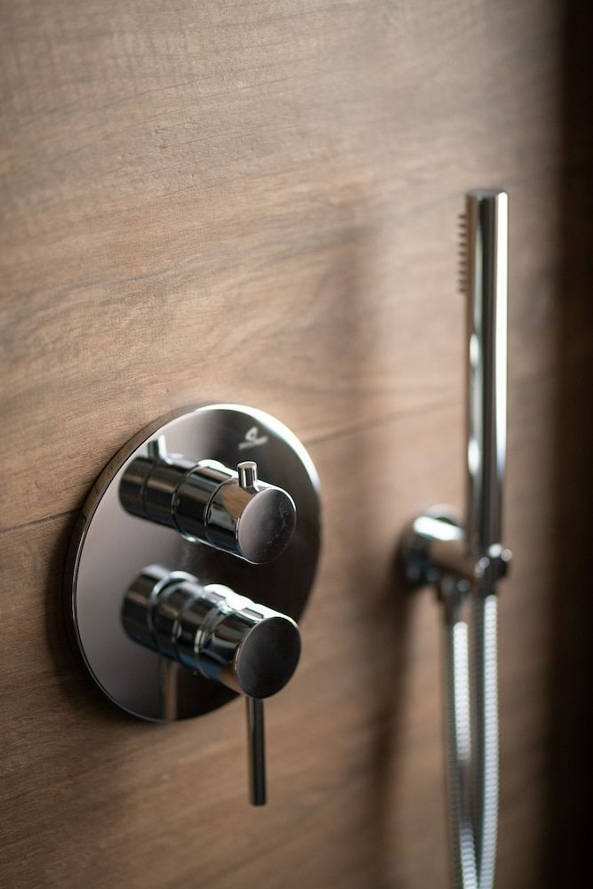 Marea Boutique Hotels Deluxe Room, 1 King Bed 9