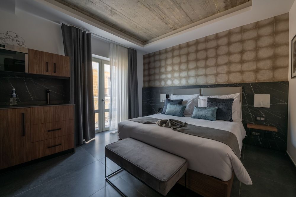 Marea Boutique Hotels Deluxe Room, 1 King Bed 2