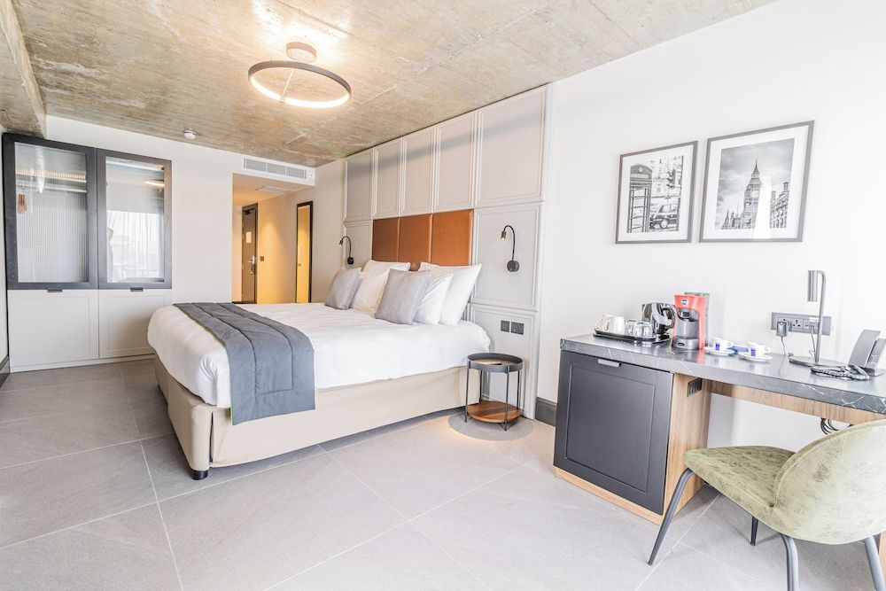 The Londoner Hotel Sliema Executive Double or Twin Room, Sea View 3