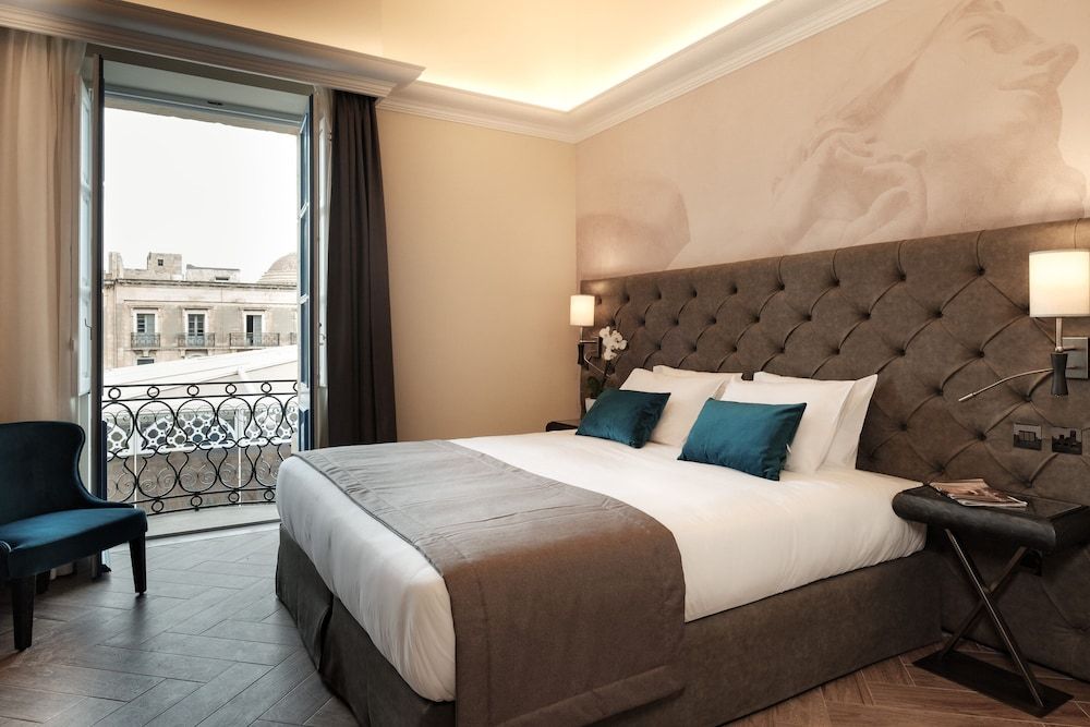 Hotel Pjazza Merkanti - Boutique Living Presidential Double or Twin Room