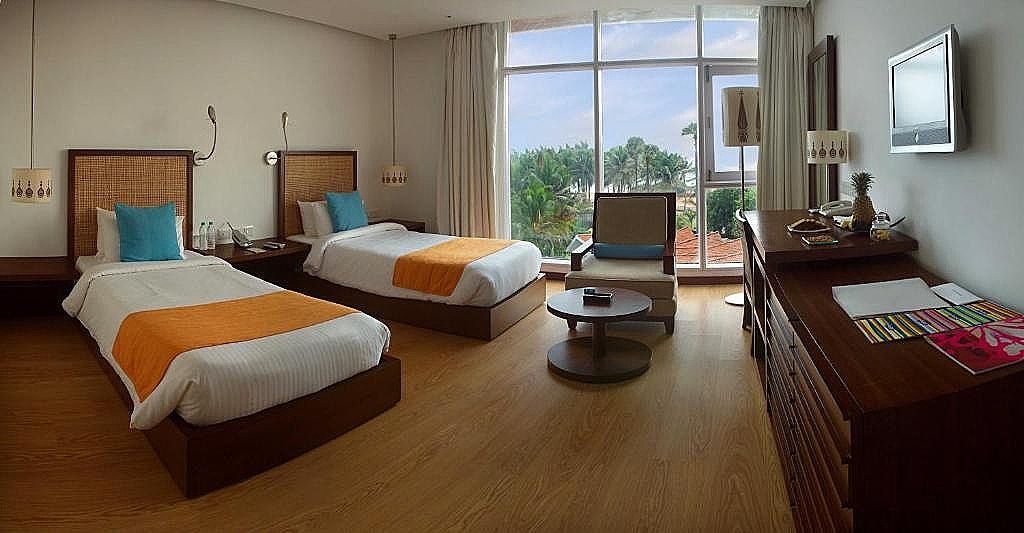 The Park Visakhapatnam Luxury Room with Pool View