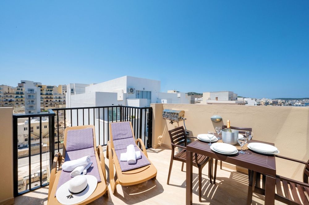 Standard Apartment, 1 Bedroom, Partial Ocean View
