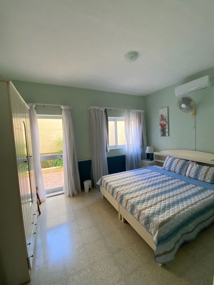 House, 3 Bedrooms, City View