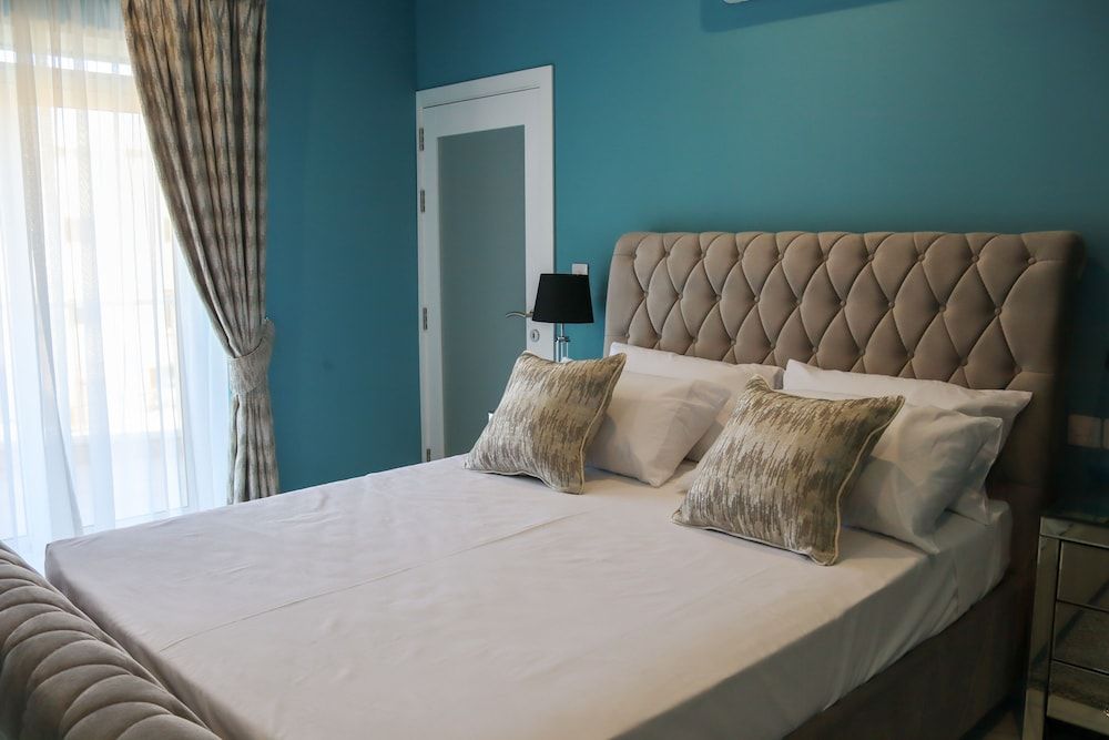 100 Boutique Living Superior Room, Terrace, City View