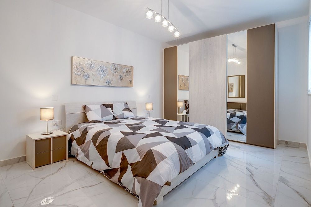 Apartment (2 Bedrooms)
