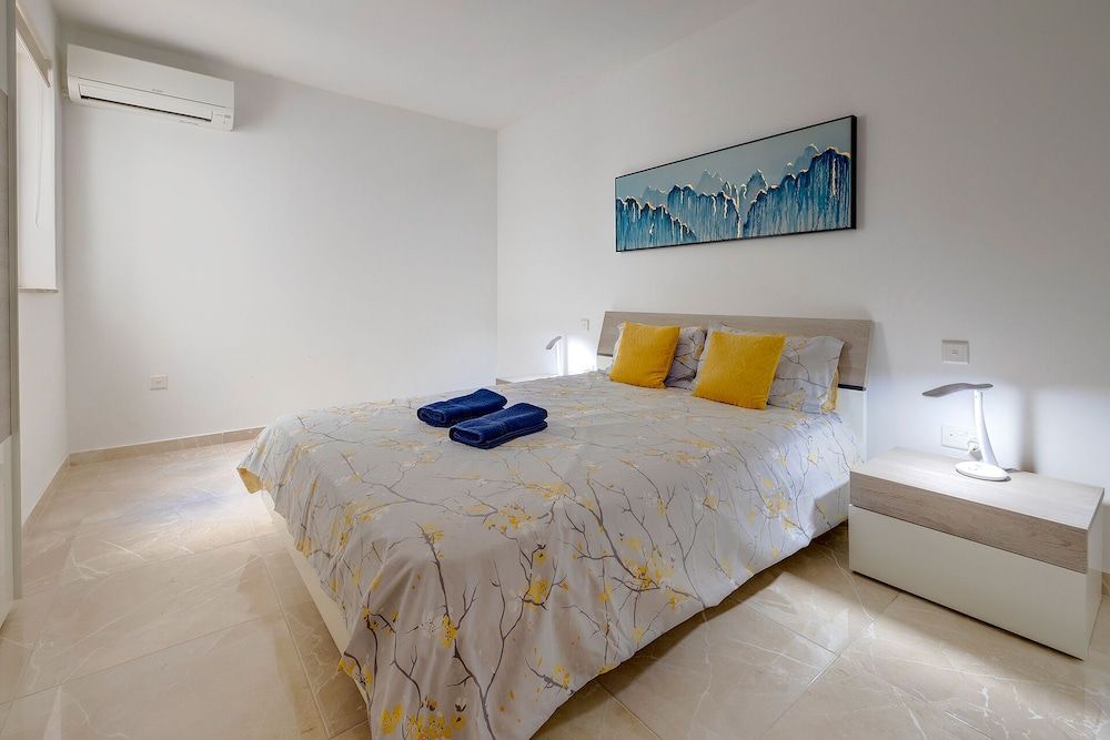 Apartment (2 Bedrooms)