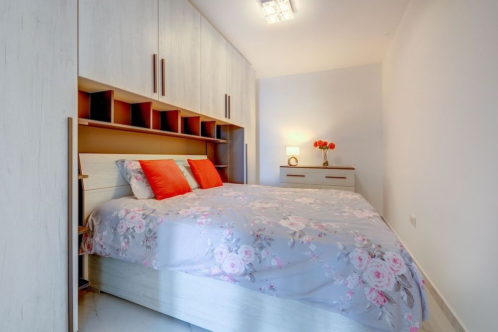 Apartment (2 Bedrooms)