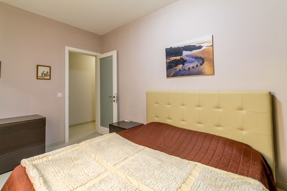 Family Apartment, 3 Bedrooms, 2 Bathrooms (Sunny & Pool Quiet Apart Qala Gozo)
