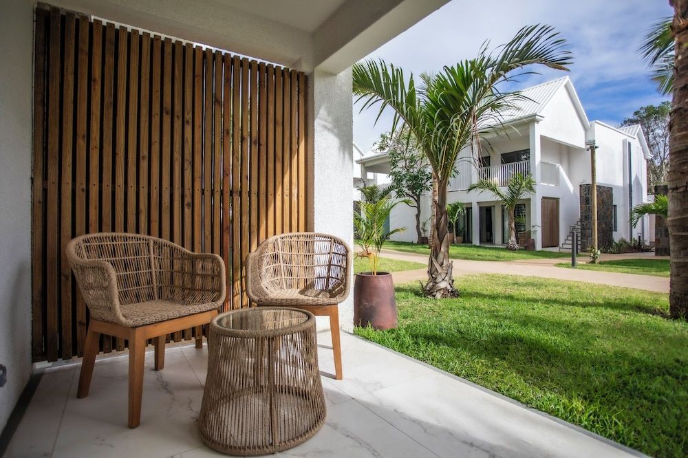 Sea Diamond Boutique Hotel & Spa by Sea Resorts Senior Suite, Jetted Tub 3