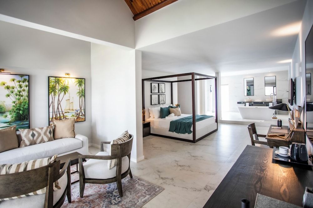 Sea Diamond Boutique Hotel & Spa by Sea Resorts Junior Suite, Bathtub 2