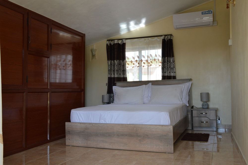 Riverside Holiday Home Studio, 1 Queen Bed with Sofa bed, River View