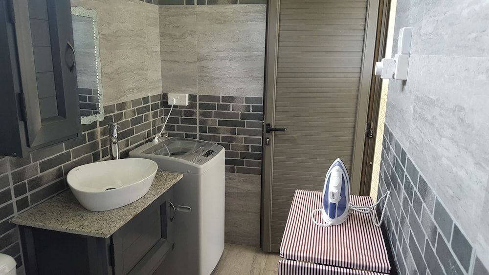 Riverside Holiday Home Studio, 1 Queen Bed with Sofa bed, River View 13