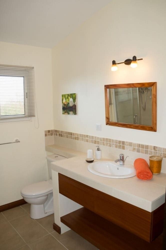 Villa Kreola Room (Frangipani) 3