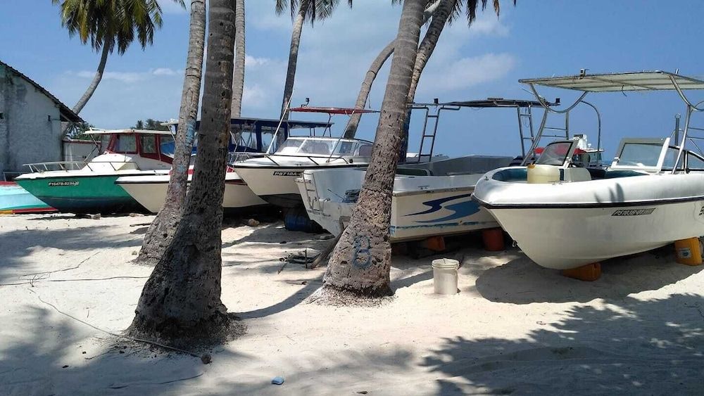 Room in B&B - Master Suite Family Room With Views of the Ocean Room, 1 Bedroom, Smoking, Balcony 7