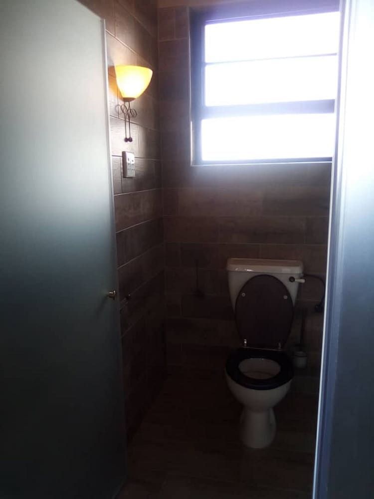 Callies Game Lodge Safaris Luxury Twin Room 4