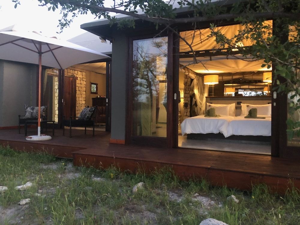 Etosha Oberland Lodge l Ondili Premium Chalet 4