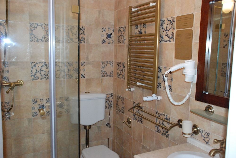 Casa Gotica Residence Deluxe Room, 1 Queen Bed, Non Smoking, Mountain View 2