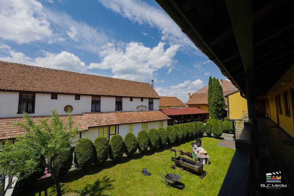 Cristian Inn Business Double Room, 1 Bedroom, Non Smoking, Garden View 3