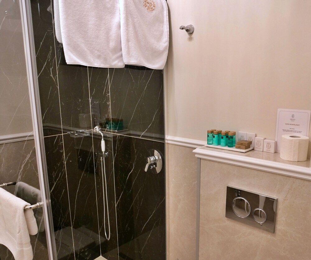 Grant Hotel Boutique Superior Double Room 5