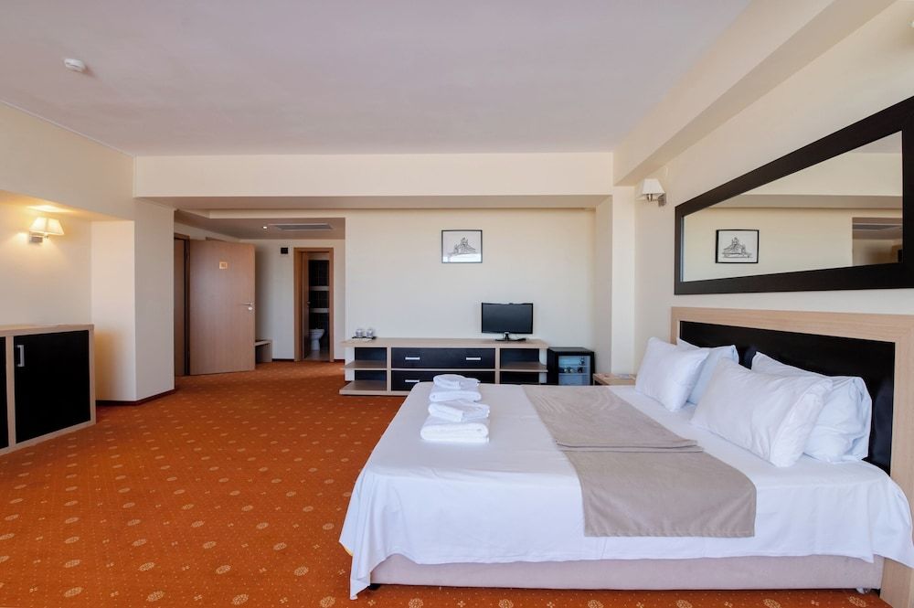 Hotel Oxford Inn & Suites Family Suite, Terrace