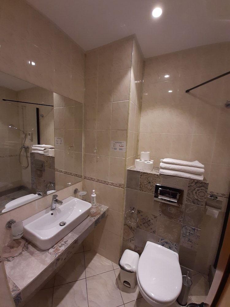 Hotel Astoria City Center Deluxe Double Room 2