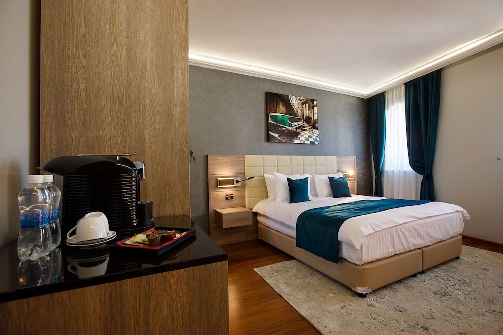 Casa Hrisicos Grand Room 7