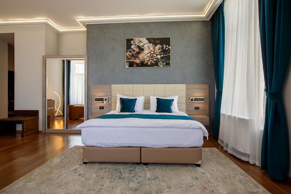 Casa Hrisicos Grand Room 4