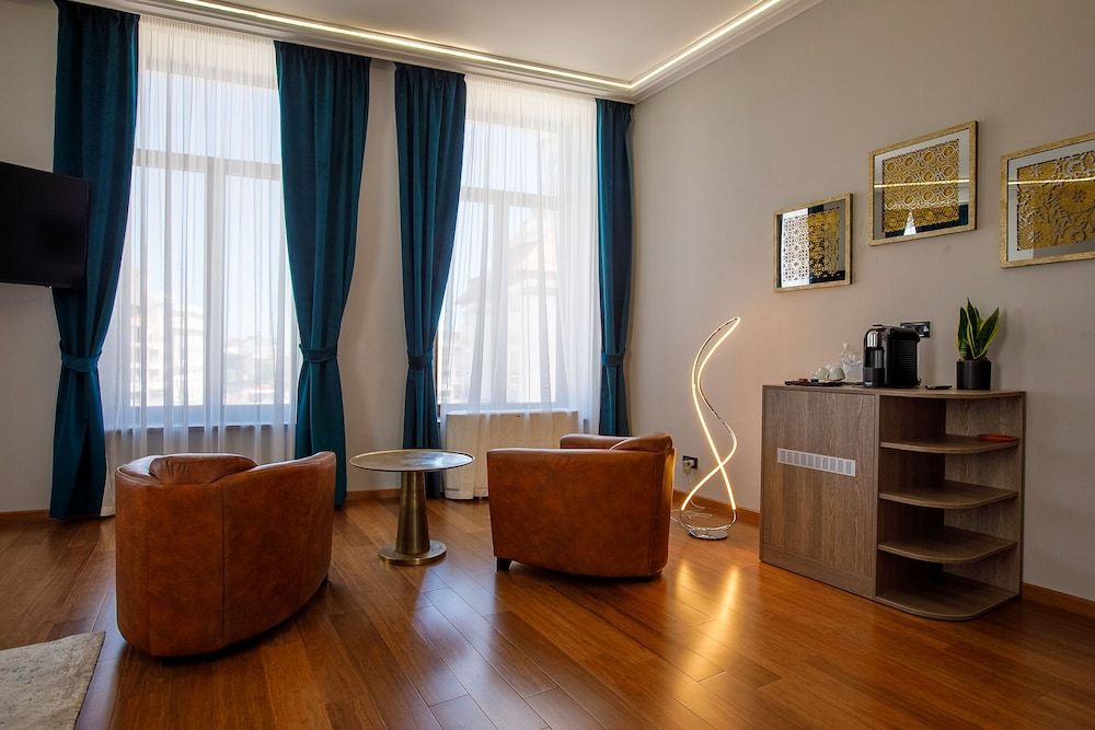 Casa Hrisicos Grand Room 24