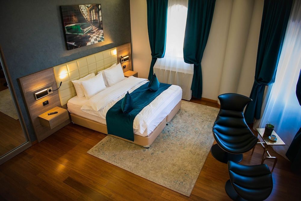 Casa Hrisicos Deluxe Room 12