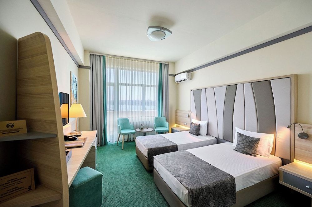 Hotel Malibu Mamaia Standard Twin Room, Balcony, City View 2
