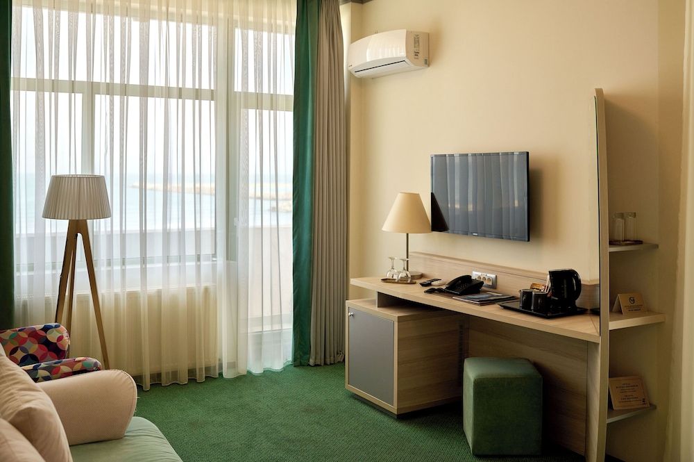 Hotel Malibu Mamaia Apartment, Balcony, Sea View 5