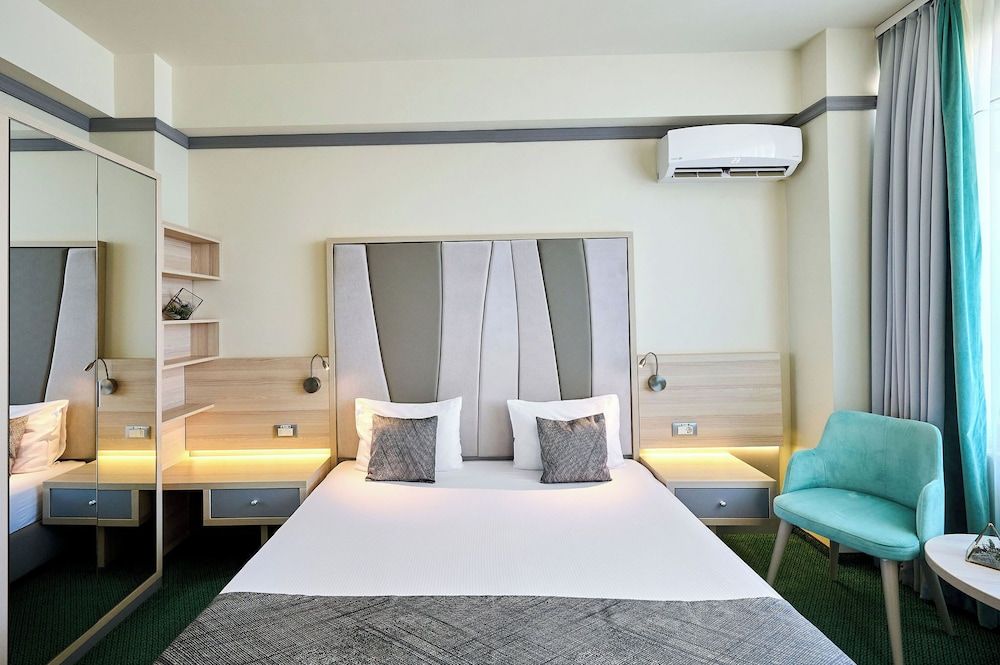 Hotel Malibu Mamaia Standard Double Room, Balcony, City View