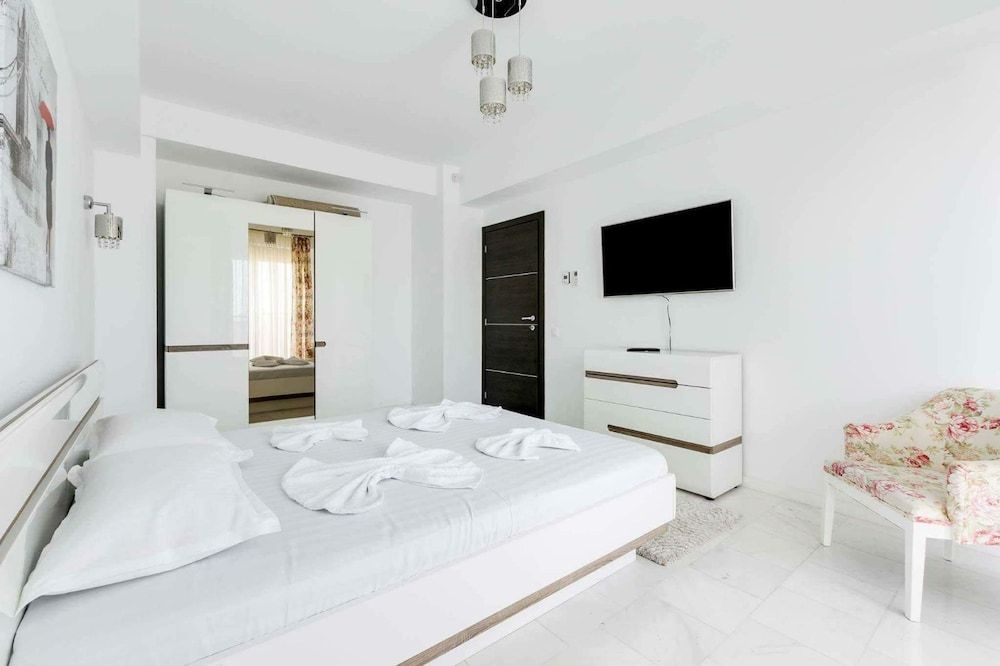 Apartment, 2 Bedrooms (White)