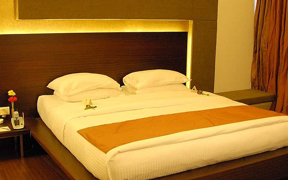 Dolphin Hotel Deluxe Room