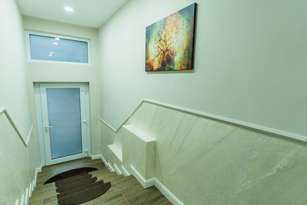 Sandor Apartment