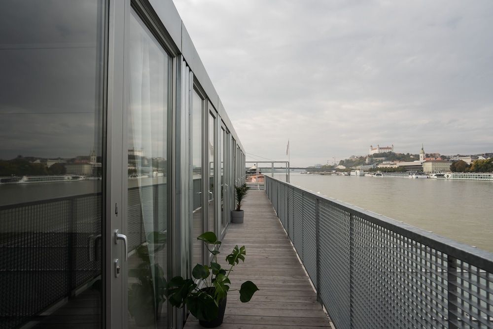 Sundeck botel Basic Room 2