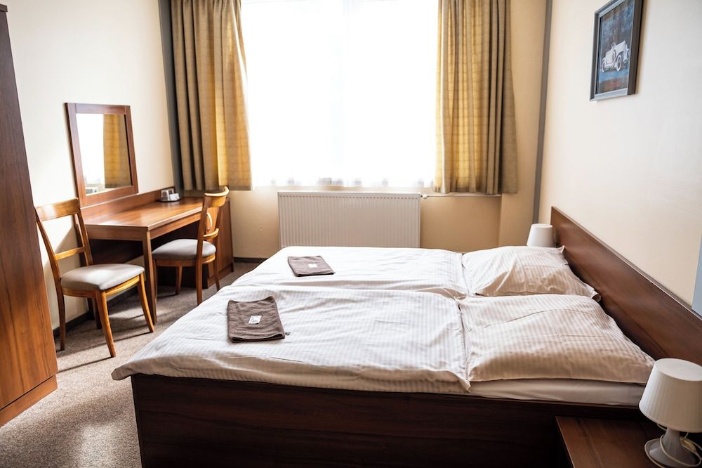 CITY Hotel B&B Double Room 4