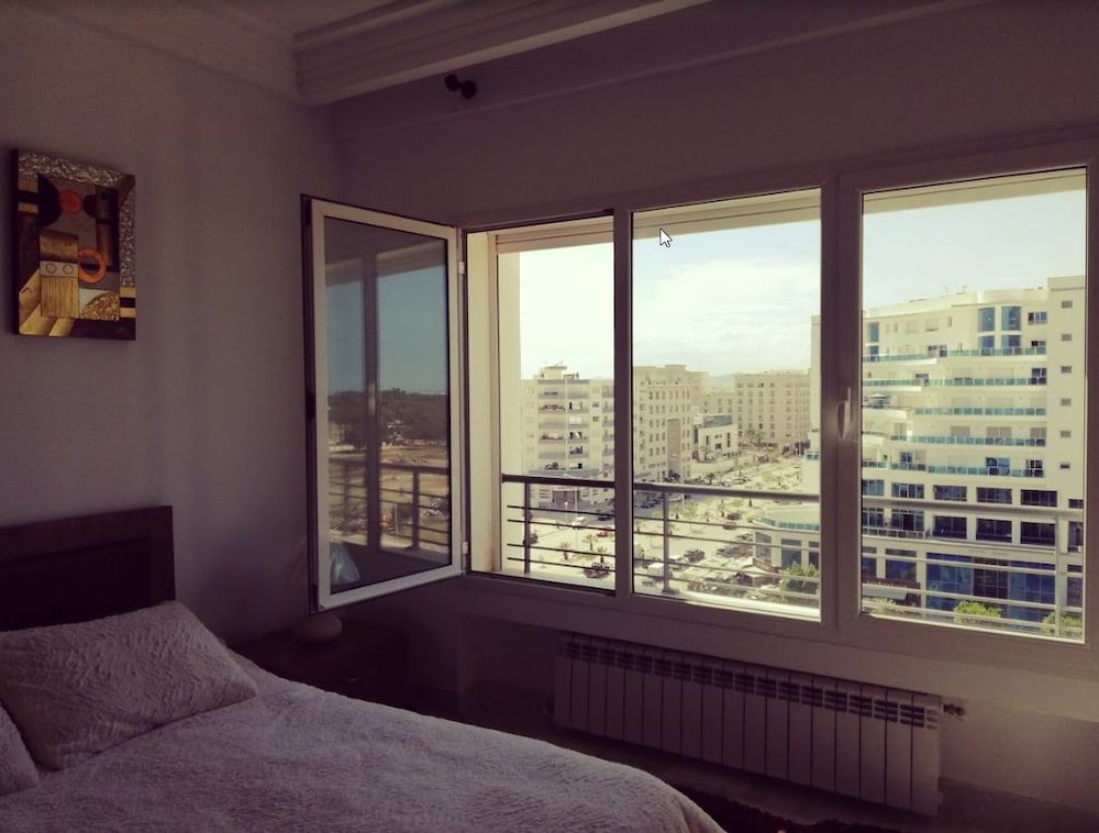 undefined Large View & Hot Tub 4