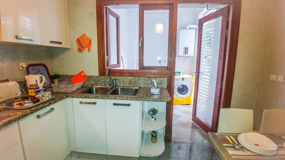 undefined Secure & Trendy 6