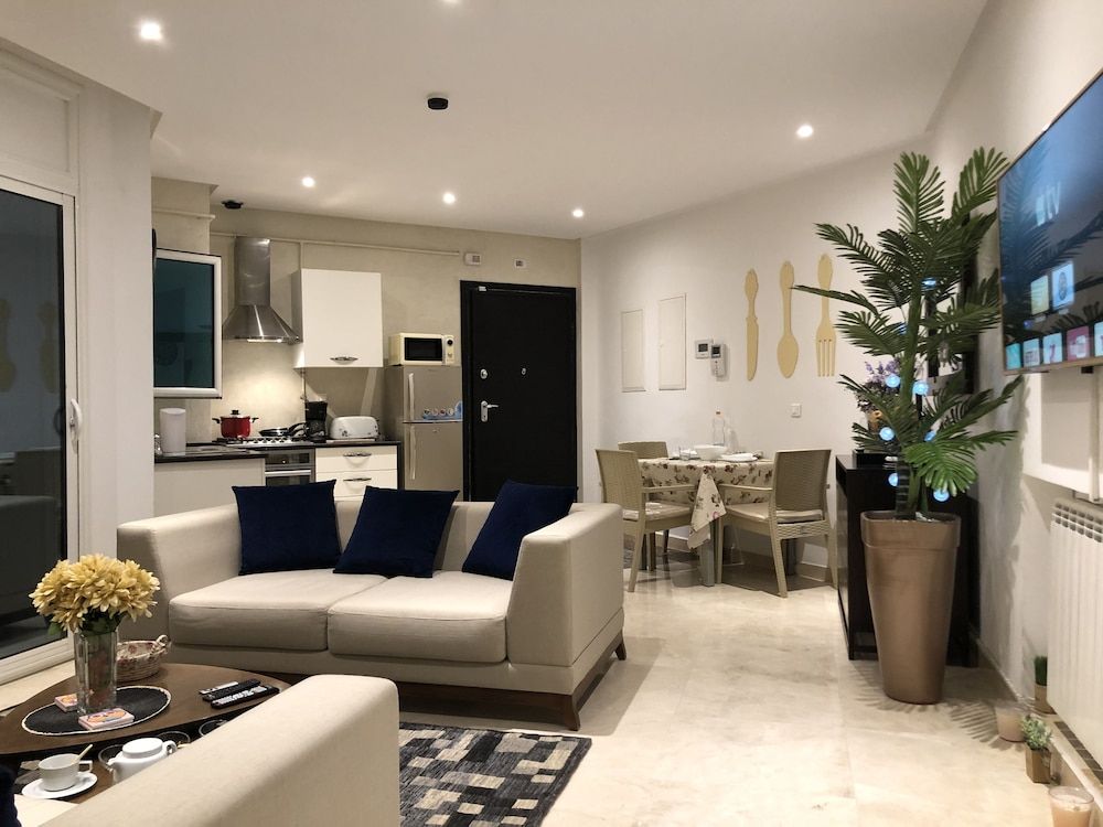 undefined Business Apartment with View & Hot Tub 9