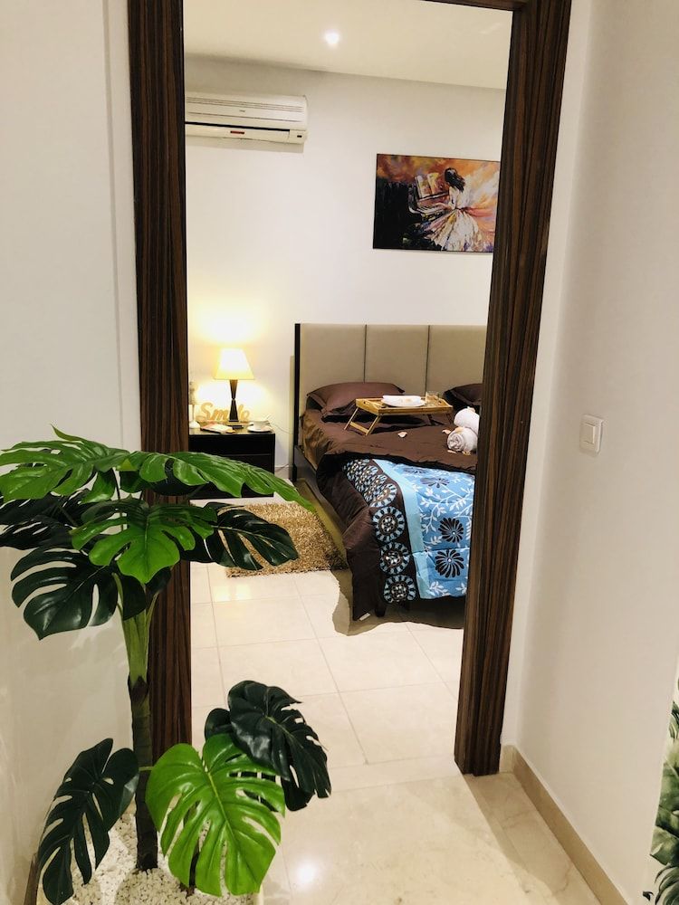 undefined Business Apartment with View & Hot Tub 4