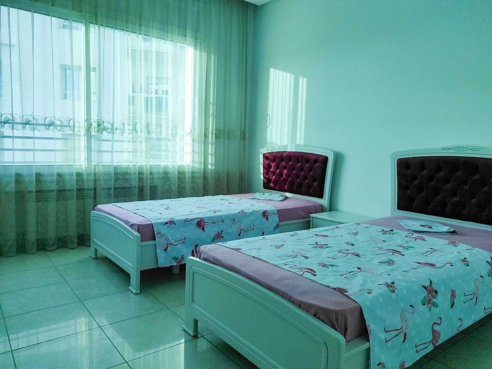 Sunset Square Near the Lake Apartment, 2 Bedrooms, Accessible, Smoking 6