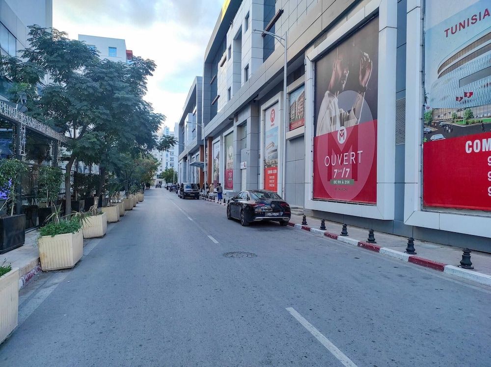 undefined Sunset Square Near the Lake 5