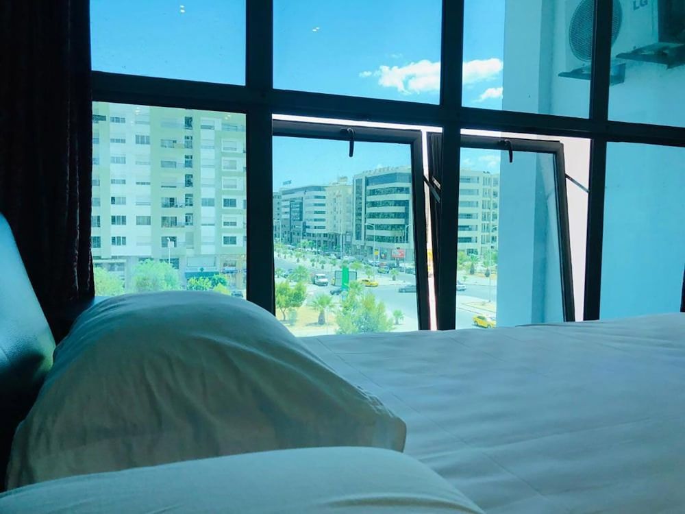 undefined The Cherry Loft With Jacuzz 7