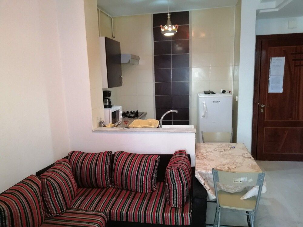 Furnished Short Stay Apartment In Tunis Apartment, 1 Bedroom, Smoking, Balcony 11