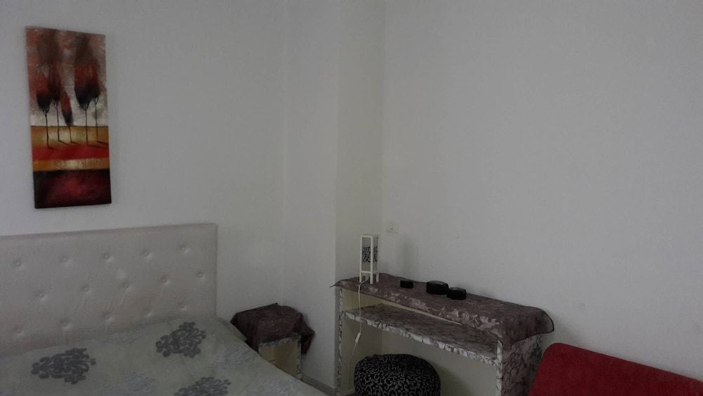 Furnished Short Stay Apartment In Tunis Apartment, 1 Bedroom, Smoking, Balcony 9