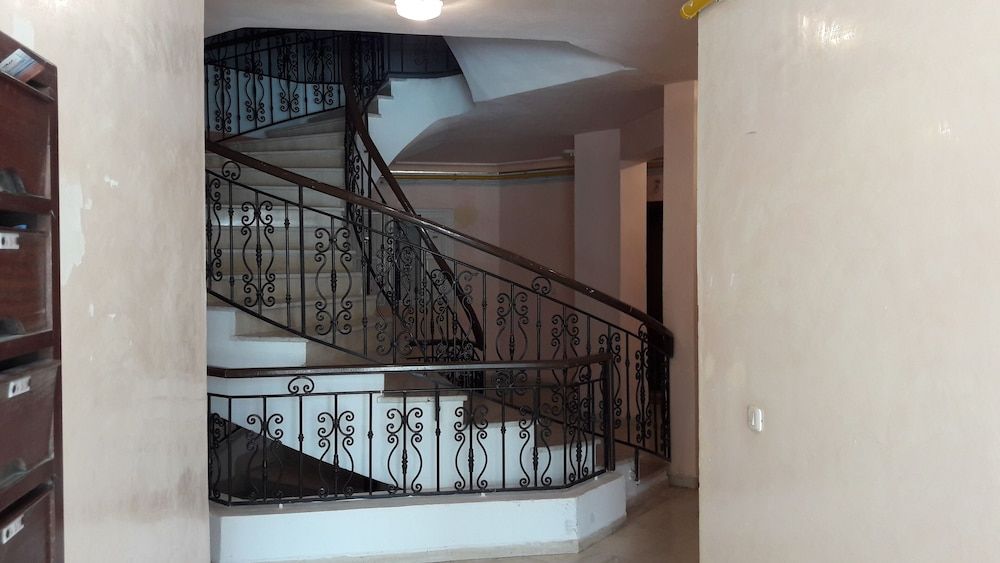 undefined Spacious Modern app Richly Furnished 5