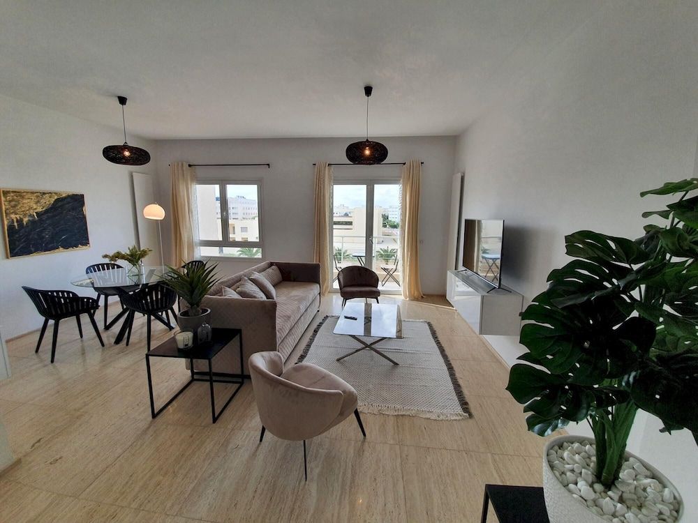 undefined Prestige Luxurious 120m2 Next to UN Offices Lac2