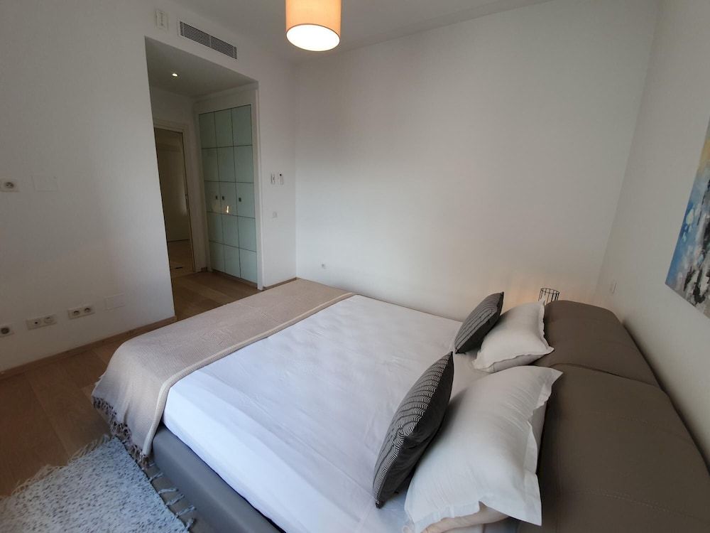 Prestige Luxurious 120m2 Next to UN Offices Lac2 Apartment, Accessible 2